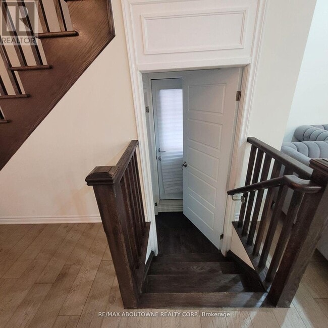 Building Photo - 973 Logan Dr