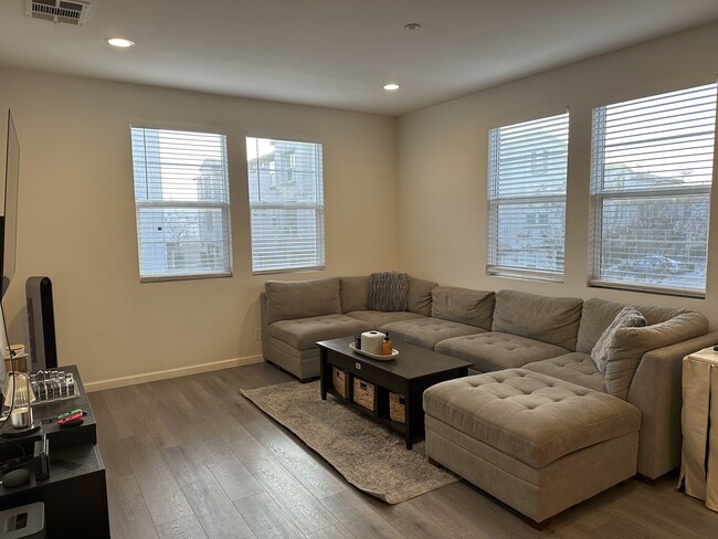 Foto del edificio - 957 S Bluff Rd