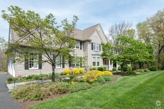 Building Photo - 4900 Hunt Field Dr