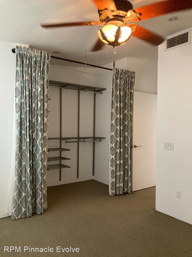 Foto del edificio - 1145 E Whitton Ave