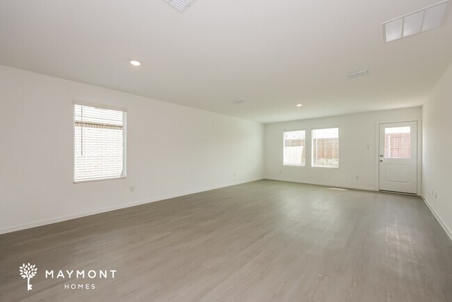 Building Photo - 1059 Neyland Dr