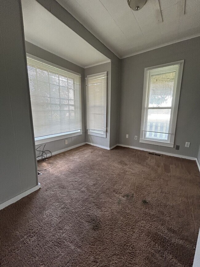 Foto del edificio - 2 bedroom 1 bath