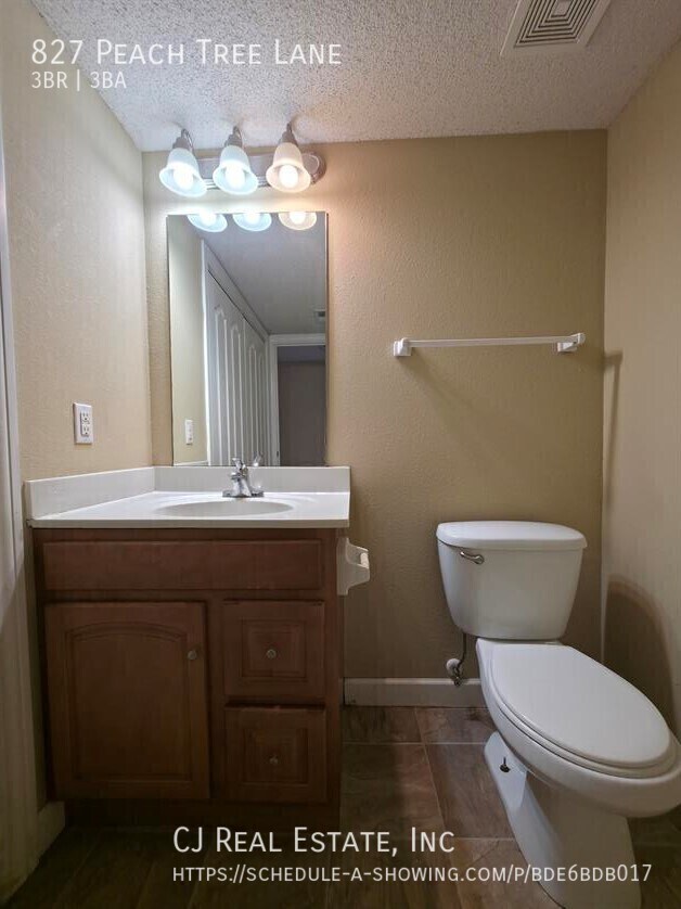 Foto del edificio - 827 SW Peach Tree Ln