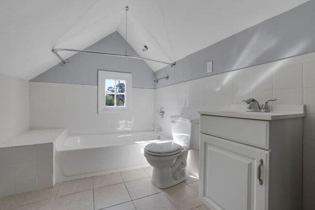 Photo - LOVELY 3/2 CASCADE HEIGHTS AREA House