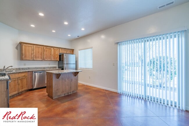 Building Photo - 2075 S Sir Monte Dr