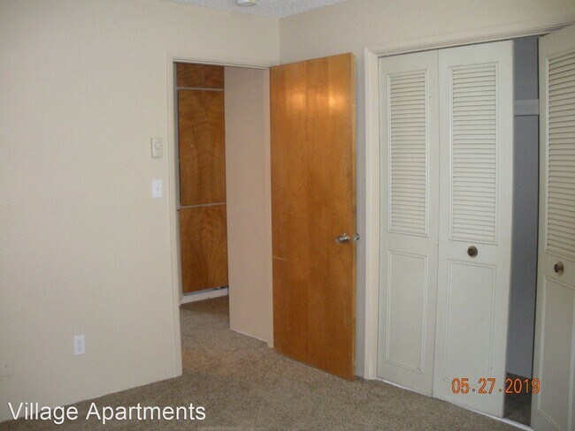 Building Photo - 438 SW 5th St