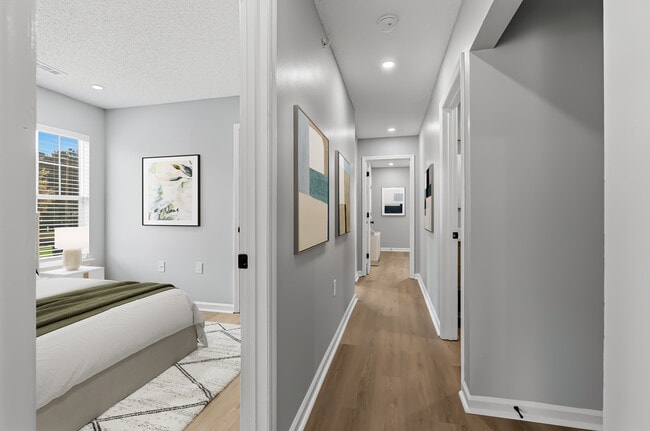 Building Photo - The Pointe @ Apex Apartments