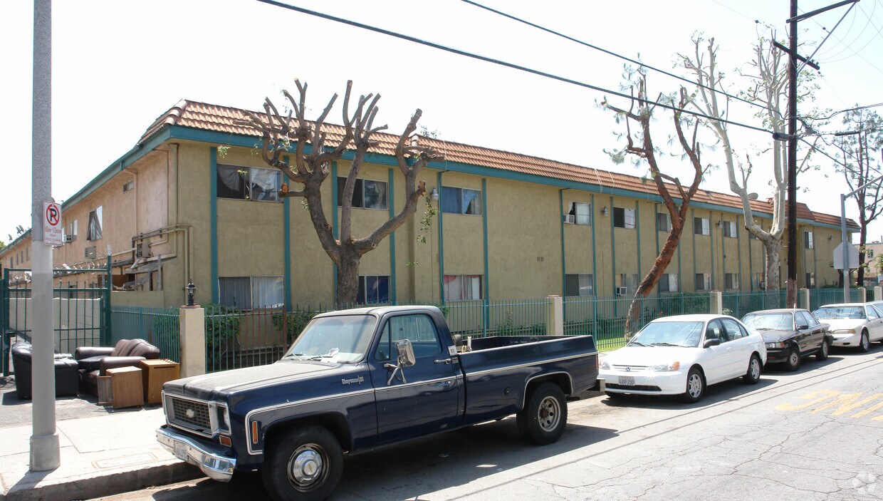 Building Photo - 8750 Langdon Avenue
