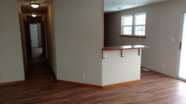 Building Photo - 502 E Gano St