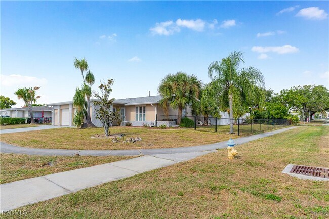 Foto del edificio - 6004 Deming Ave