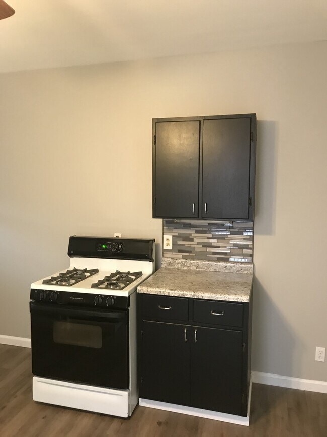 Foto del edificio - 310 Western Ave