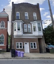 Building Photo - 121 W Potomac St