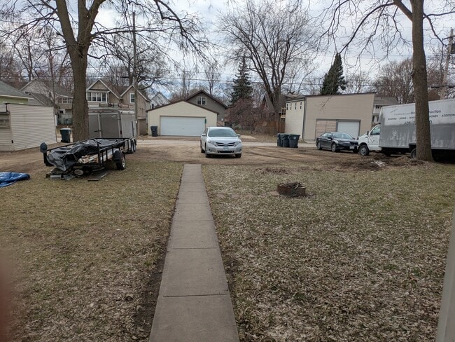 Off street parking - 1622 Market St