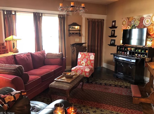 Living room - 14617 Clifton Blvd