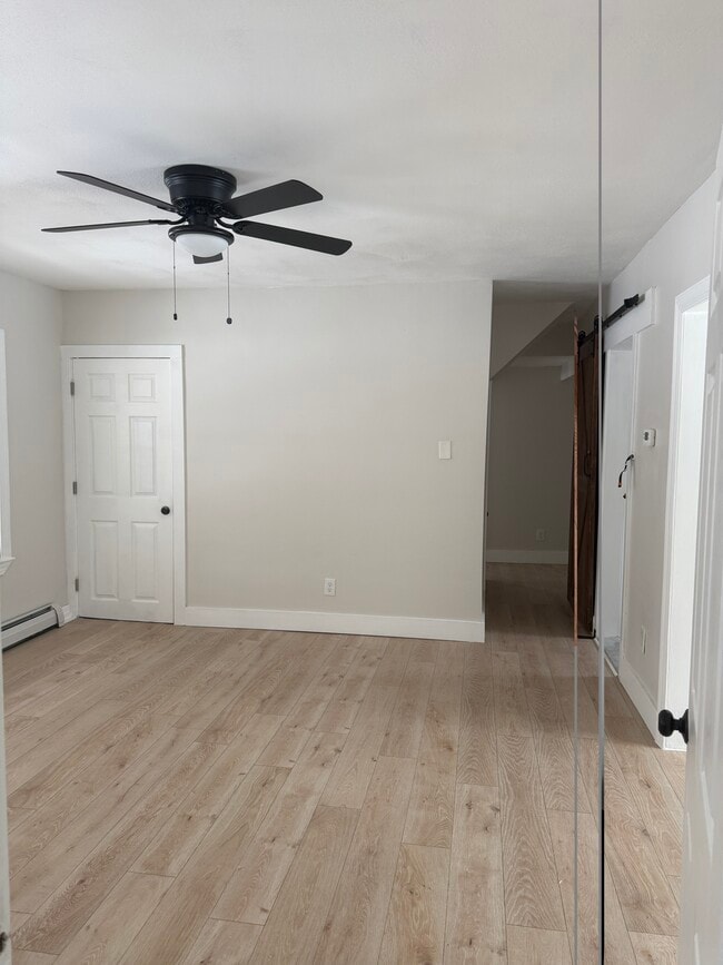 Building Photo - 567 Thacher St