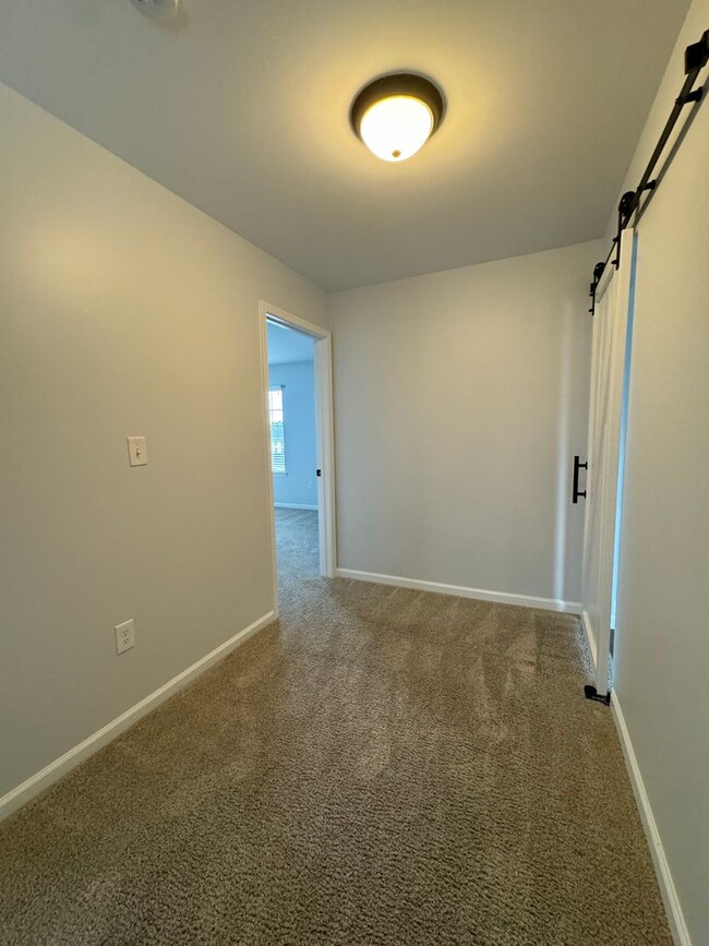 Foto del edificio - Remodeled THREE BEDROOM TWIN in PARKLAND SD