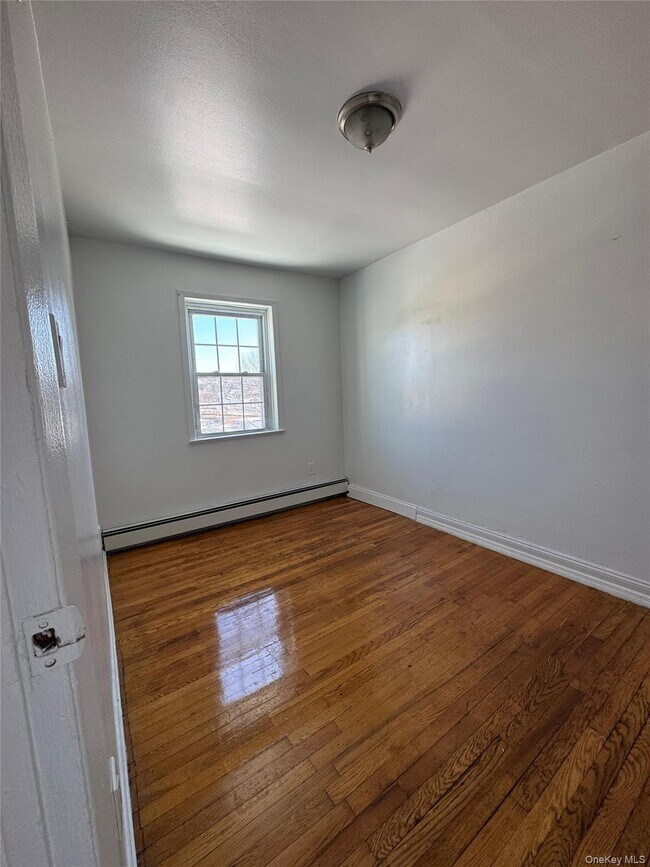 Foto del edificio - 221 Woodland Ave