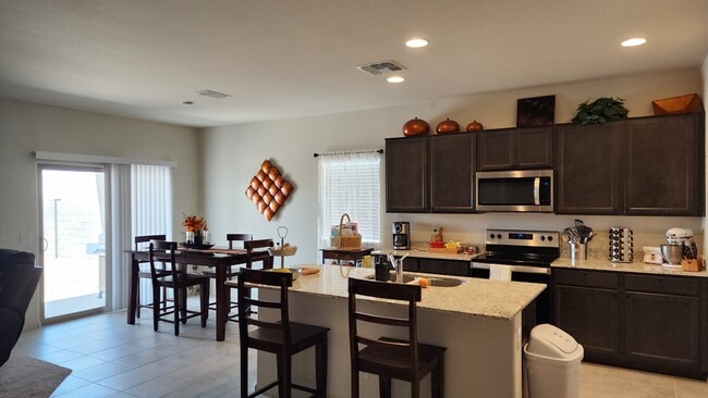 Building Photo - 24615 W Flores Dr