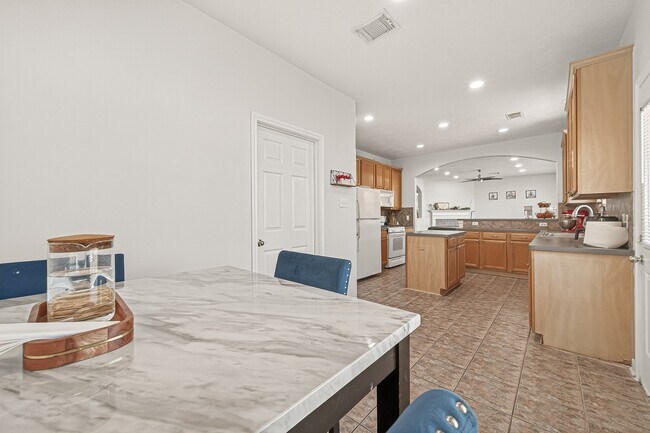 Foto del edificio - 7023 Westford Park Ln