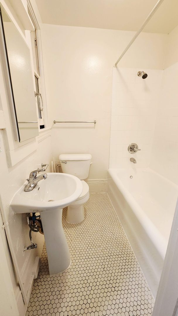 Building Photo - 184-186 Park St