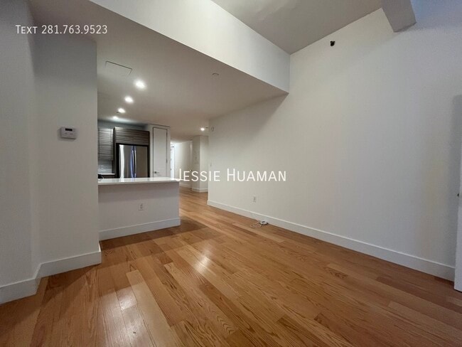 Building Photo - 50 Murray St