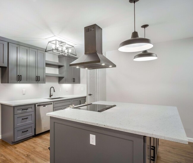 Building Photo - Sleekly updated Richardson home with shady...