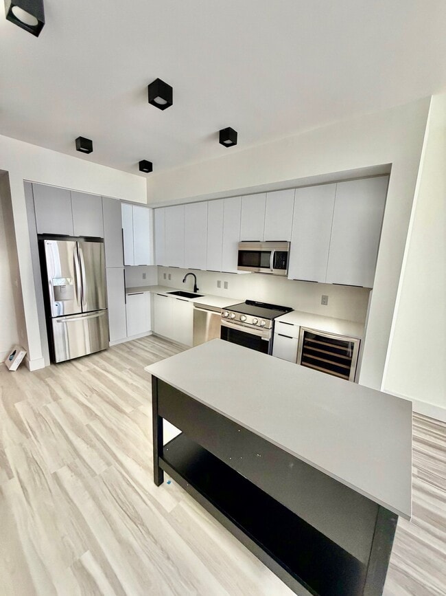 Photo - 18631 NE 25th Pl Apartment