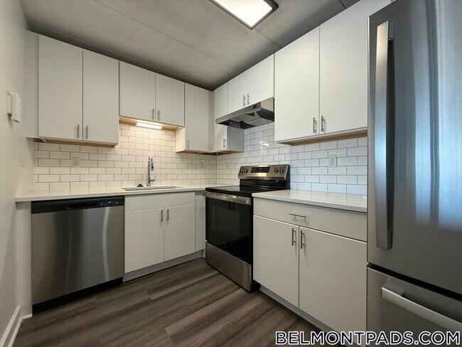 Building Photo - 49 Hill Rd