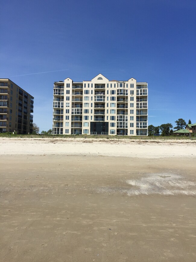 Condo from the Beach - 207 E Grand Ave