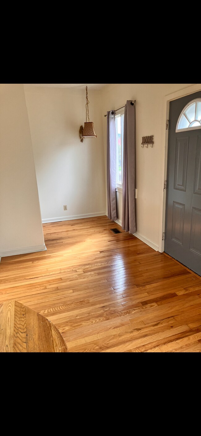 5412 Washington Ave SE, Charleston, WV 25304 House Rental in