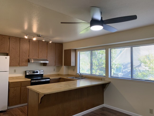 Kitchen - 148 Clay St