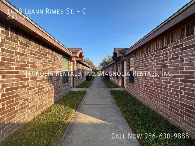 Foto del edificio - 1408 Leann Rimes St