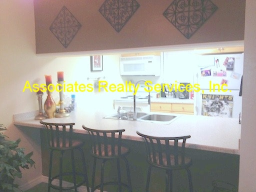 Building Photo - Nice 2 Br in Mill Run of SW 20th Ave! Great location! Must See!