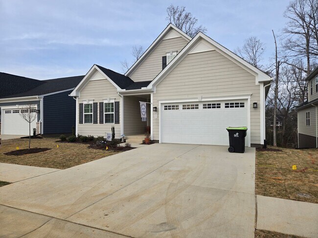 Foto del edificio - 211 Woodcreek Rd