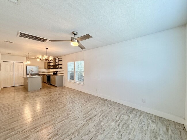 Photo - 707 S Olive 101 House