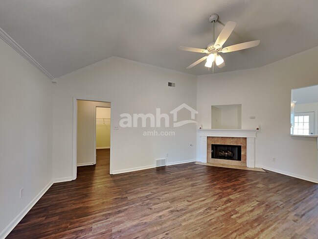 Building Photo - 1374 Siskin Drive