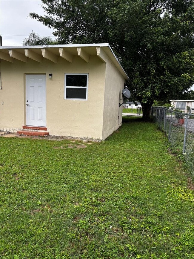 Building Photo - 26500 SW 138th Ave