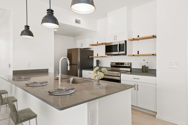 Building Photo - The Flash