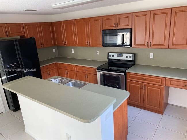 Building Photo - 3150 SW 152nd Pl