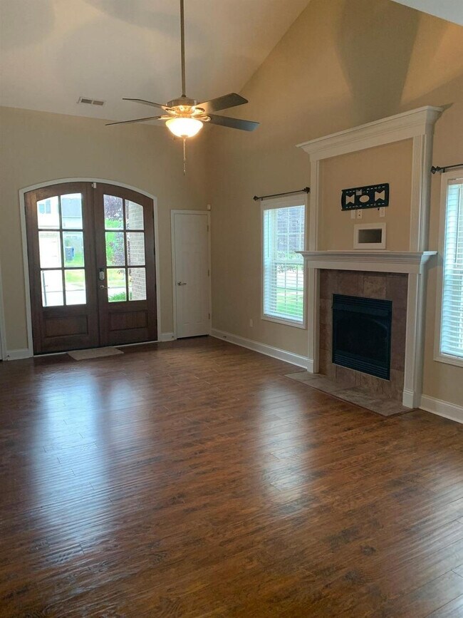 Building Photo - 3771 Sunflower St