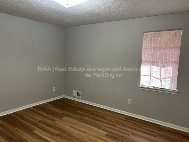 Foto del edificio - 1216 High Falls Rd