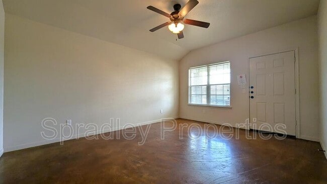 Building Photo - 609B Kendra Dr