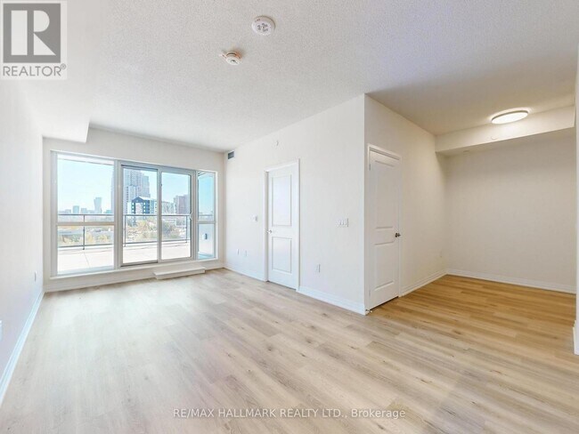 Building Photo - 15-315 Watergarden Dr