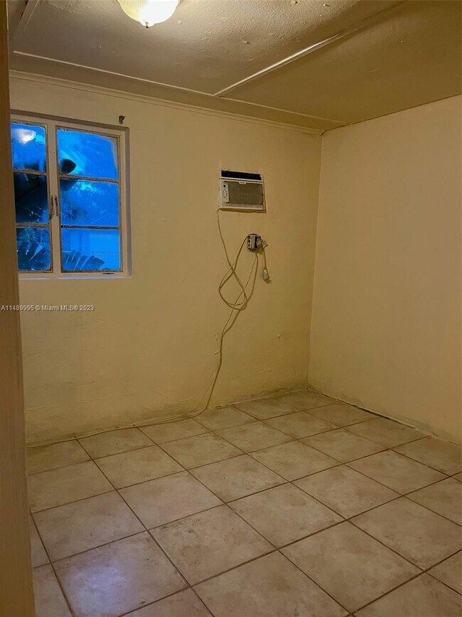 Foto del edificio - 1221 Miner Rd