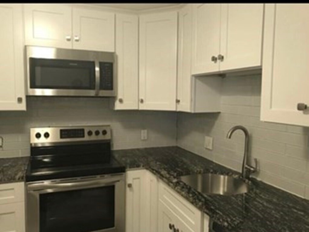 4 Tara Dr Unit 12, Weymouth, MA 02188 Room for Rent in Weymouth, MA