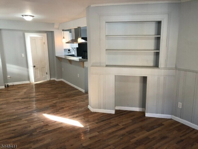 Building Photo - 246 N 6th St