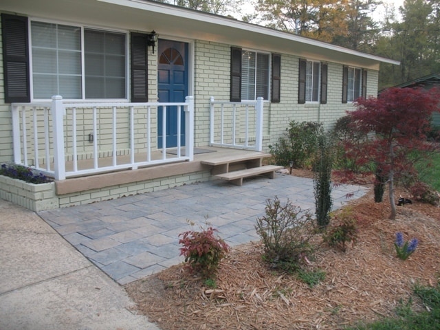 Photo - ***WESTSIDE 3/2 AVA. MAY 31st--POSSIBLY SOONER!*** House