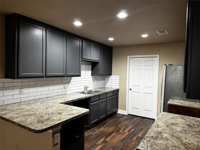 Building Photo - 5608 Humbert Ave