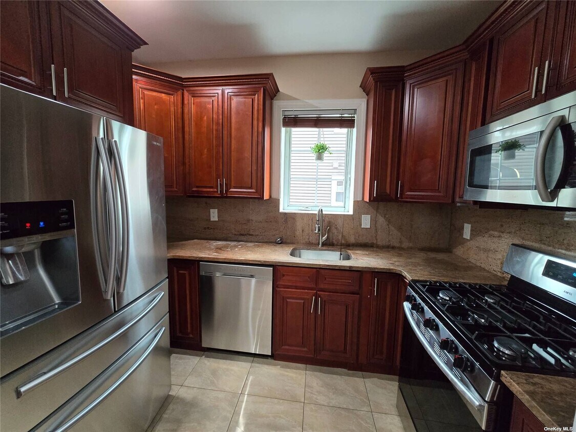 Foto principal - 120-32 201st St