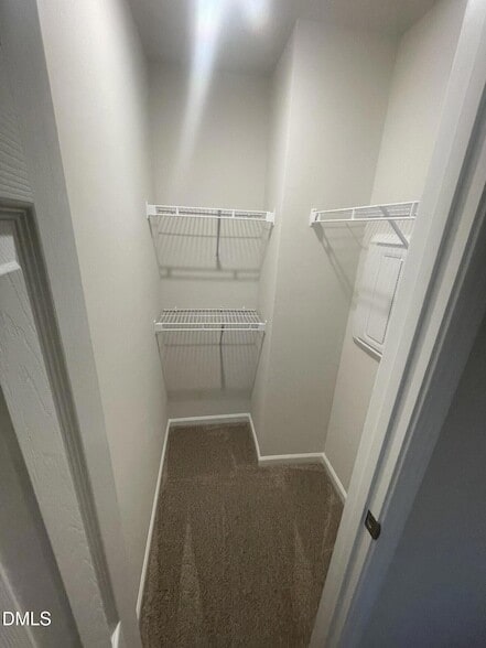 Foto del edificio - 1006 Peony Ln